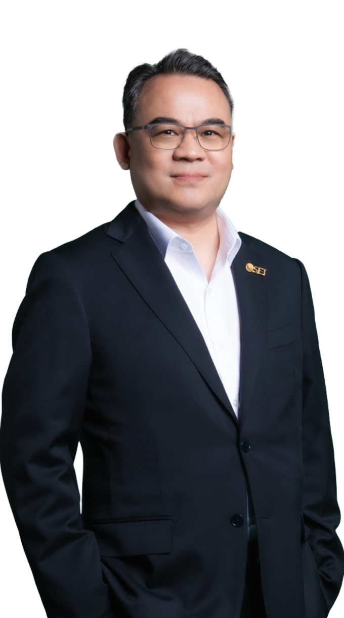 คุณสรวิศ SET